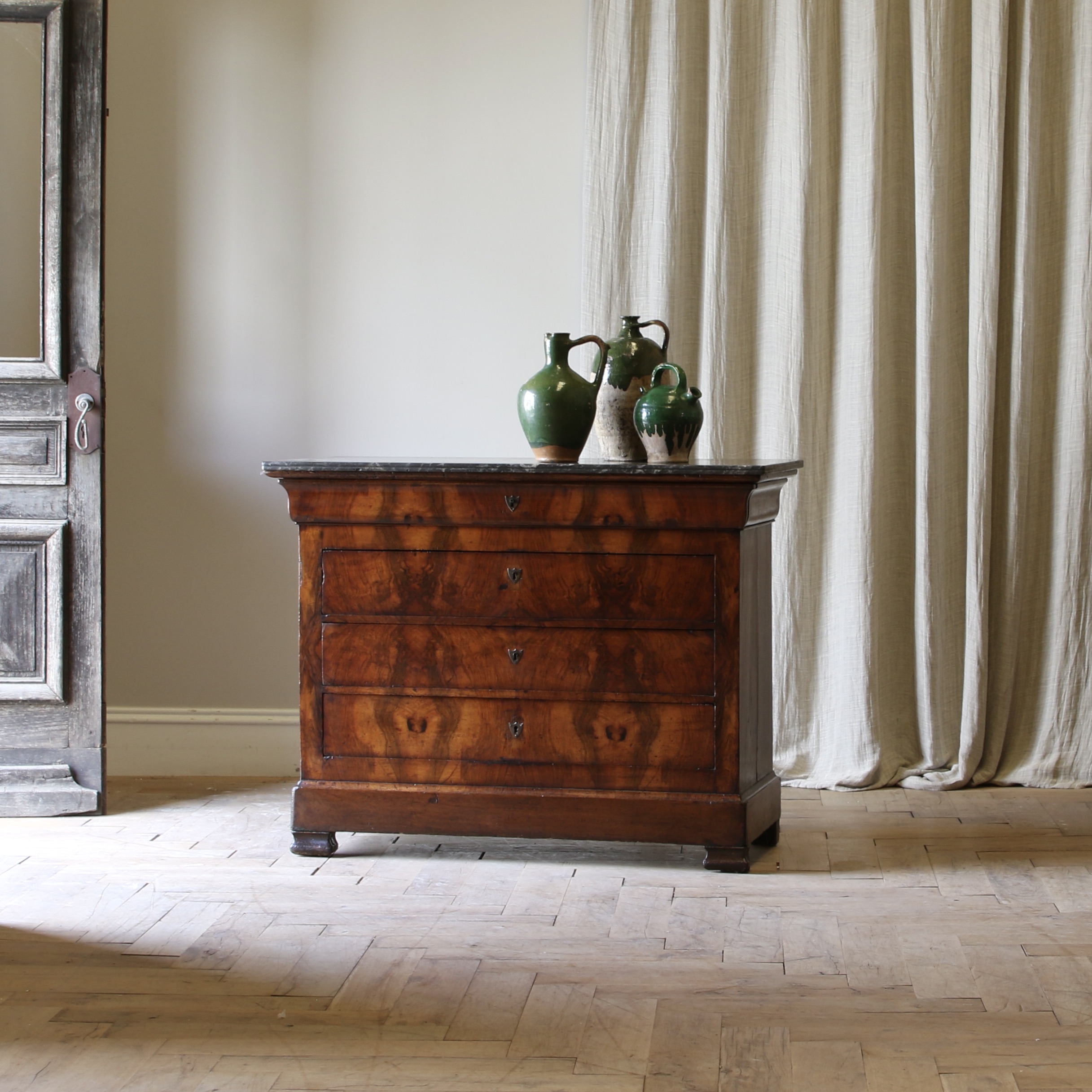 153-48 - Louis Philippe Commode 